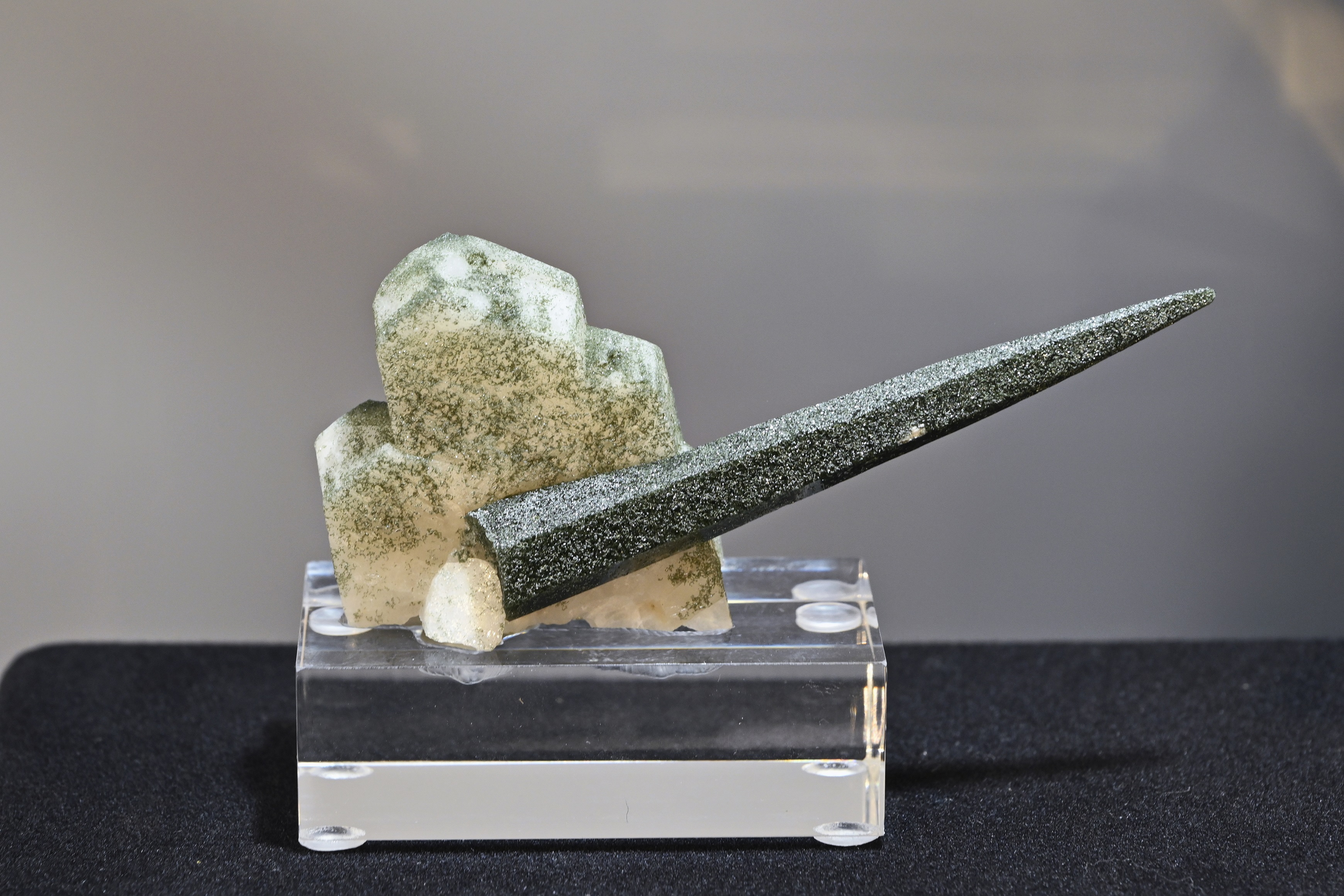 "It reminds me of..."  - Quartz, Chlorite, Orthoclase